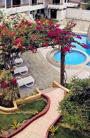 casa alquiler playa manabi san clemente san jacinto sillas piscina