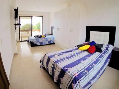 habitacion triple casa playa manabi san clemente ecuador alojamiento airbnb